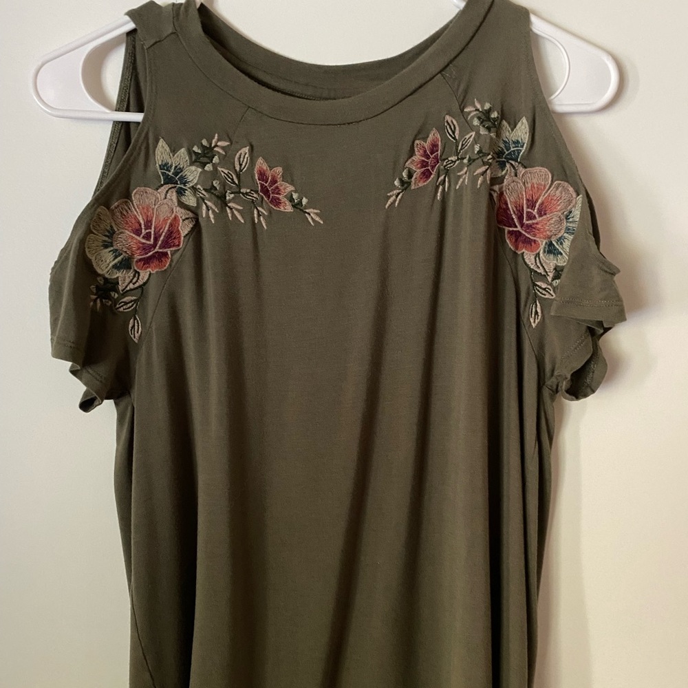 American Eagle green cold shoulder embroidered top
